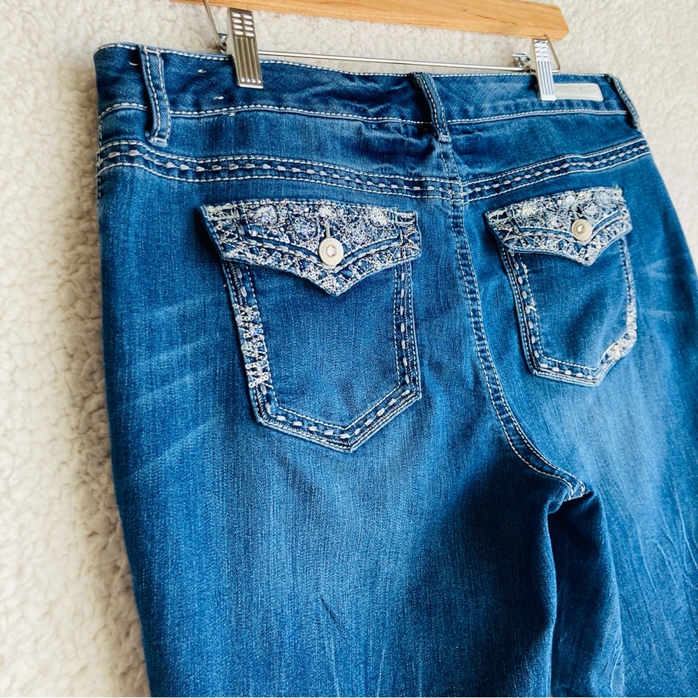 Rhythm in Blues Women's distressed cuffed bermuda denim jean shorts, Sz 16 - Picture 12 of 14